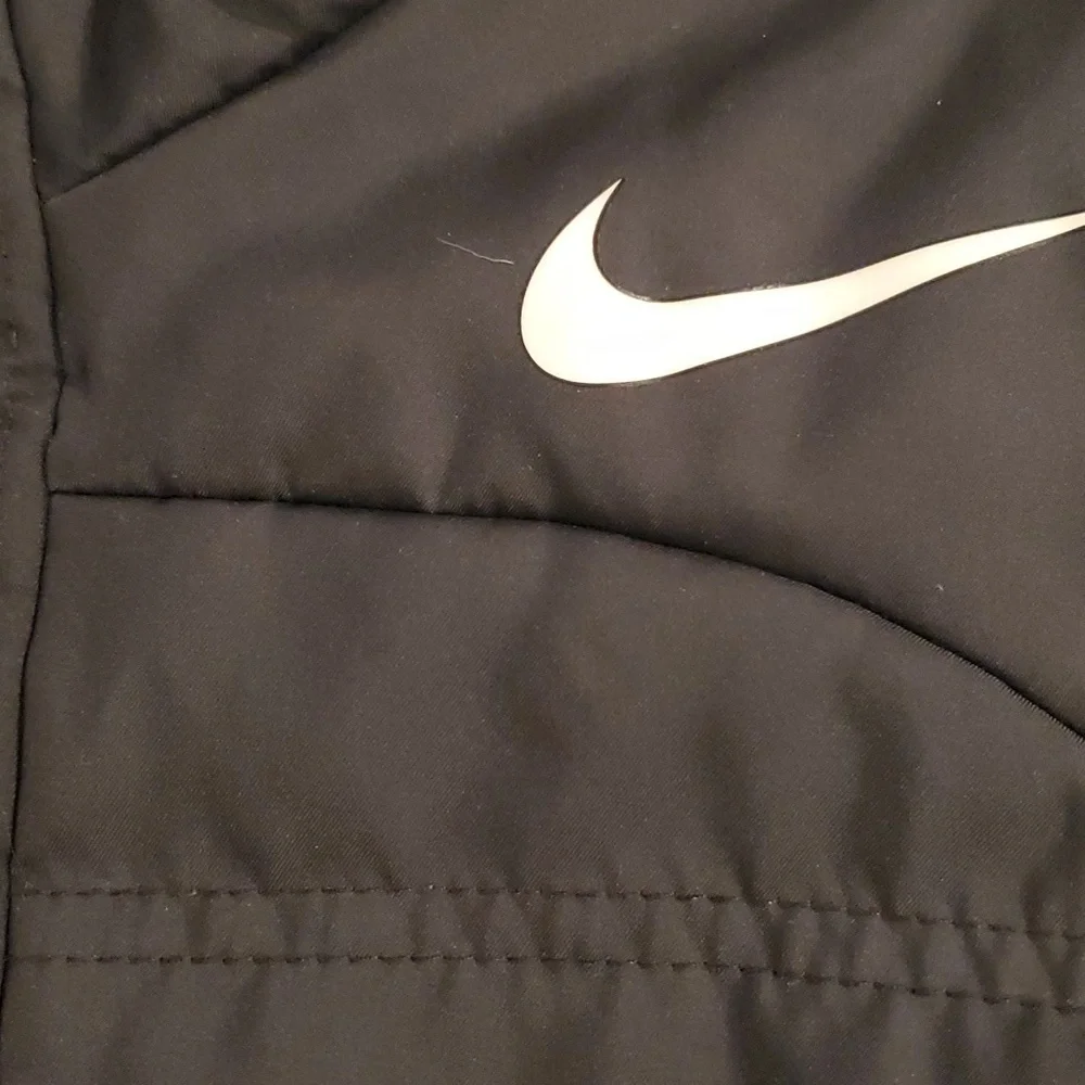 Nike besutiful puffer